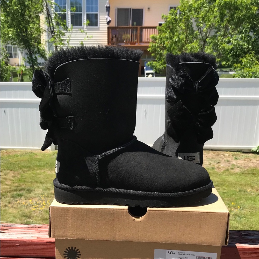 UGG Bailey Bow II Velvet Ribbon - Picture 4 of 10